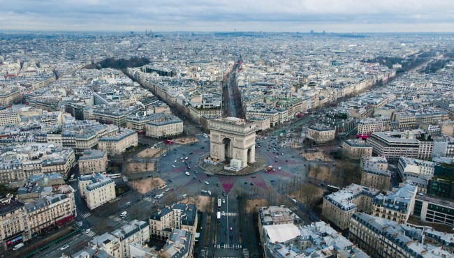 office-conquer-french-market